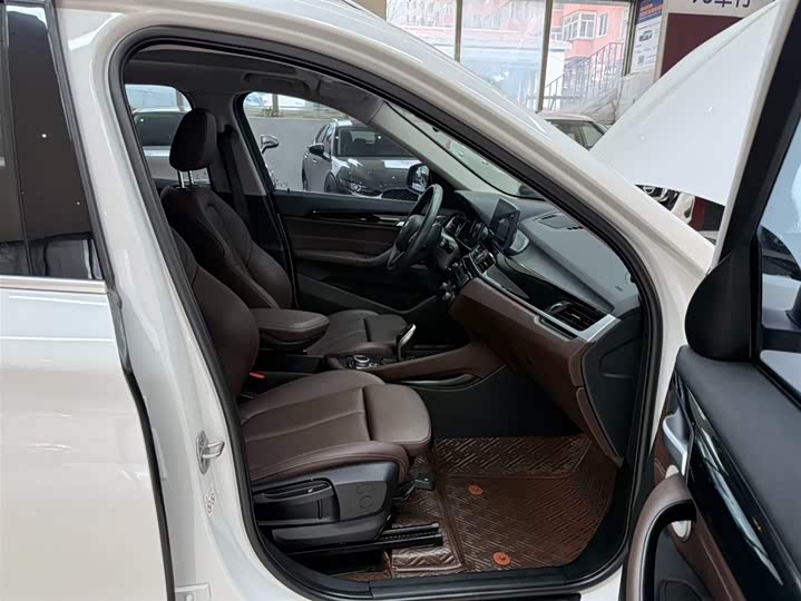BMW X1 2021 sDrive20Li фото 20