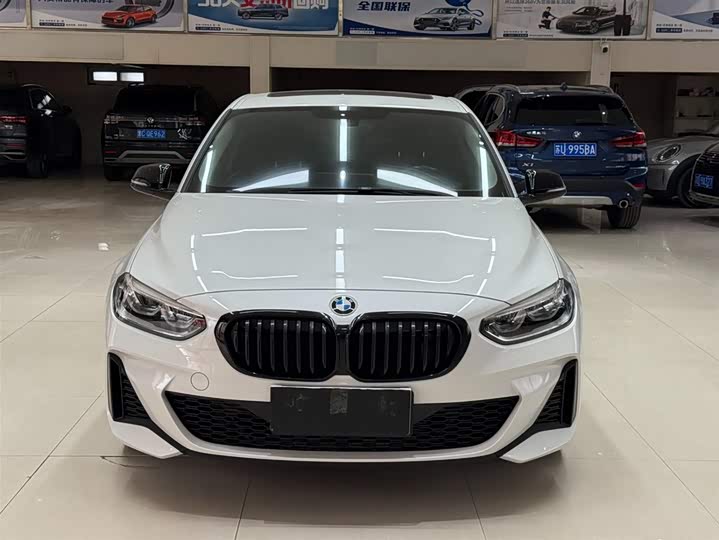 BMW 1 серии 2021 120i M Sport Shadow фото 2