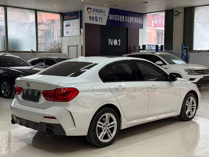 BMW 1 серии 2021 120i M Sport Shadow фото 4