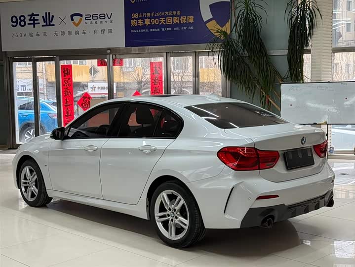 BMW 1 серии 2021 120i M Sport Shadow фото 6