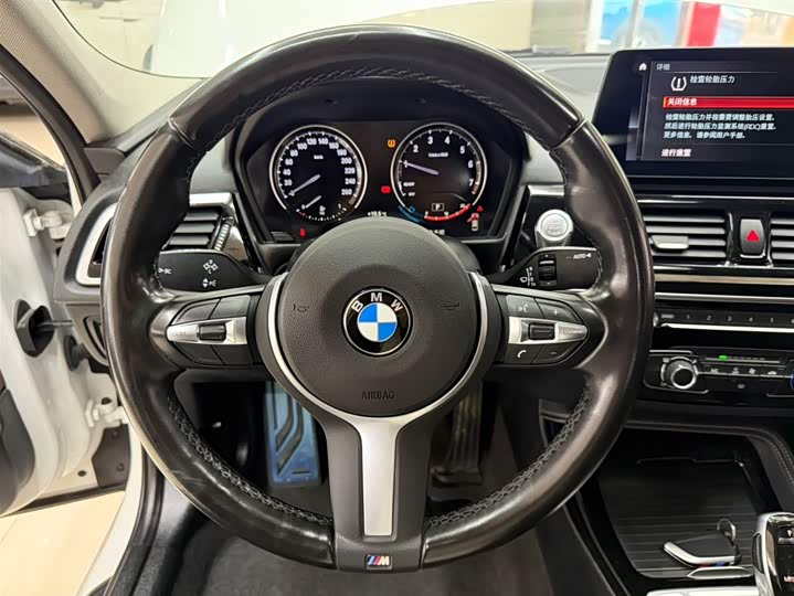 BMW 1 серии 2021 120i M Sport Shadow фото 11