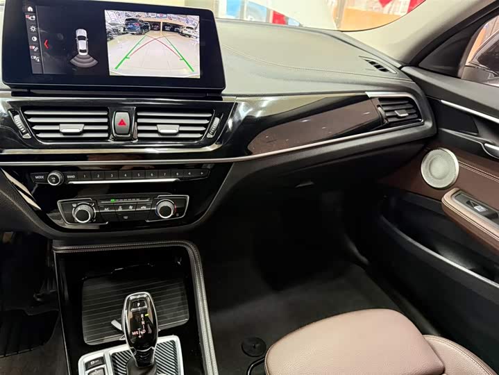 BMW 1 серии 2021 120i M Sport Shadow фото 12