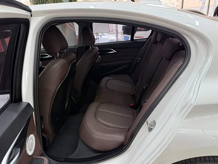 BMW 1 серии 2021 120i M Sport Shadow фото 18