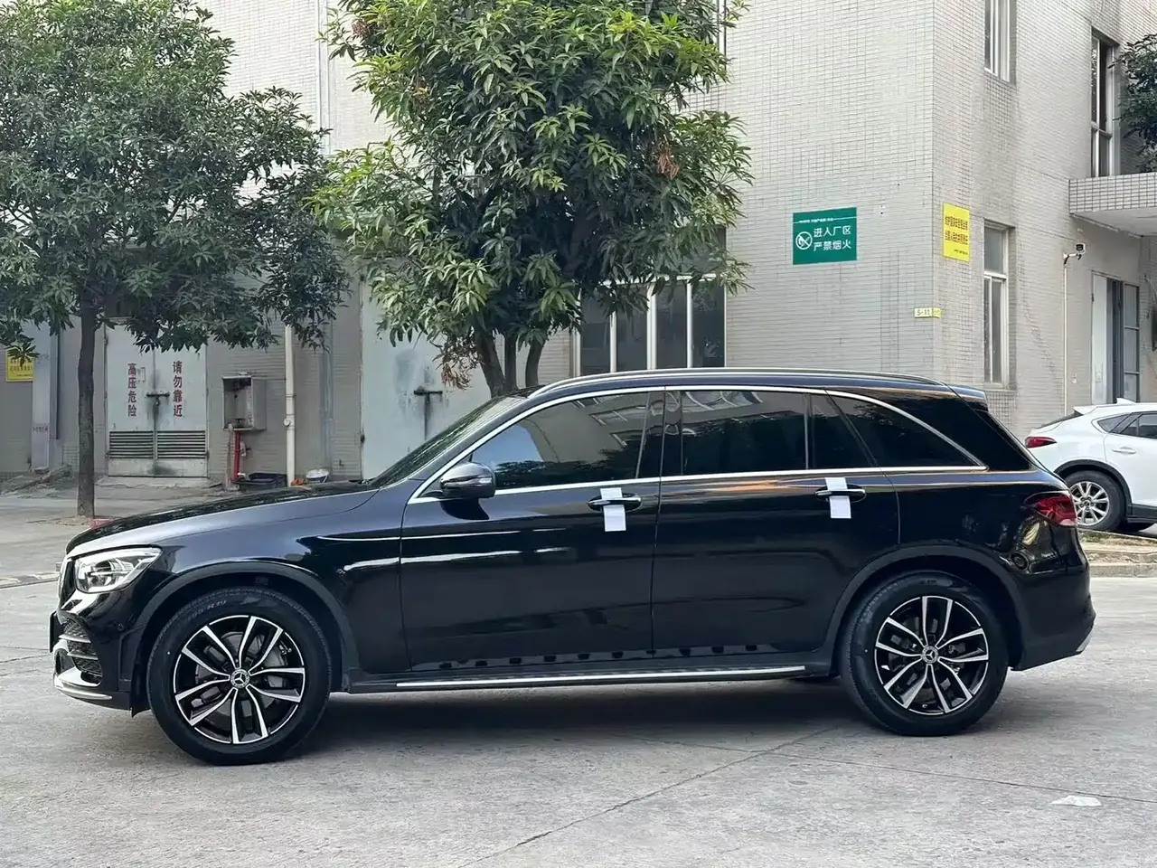 Mercedes-Benz GLC 2022 Model GLC 300 L 4MATIC Dynamic Edition фото 2