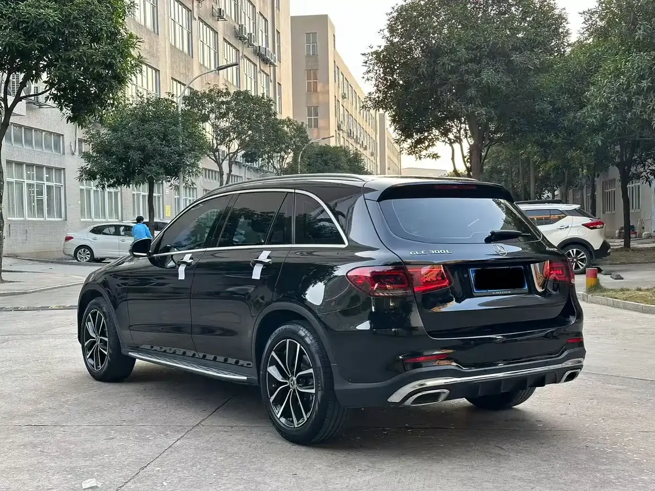 Mercedes-Benz GLC 2022 Model GLC 300 L 4MATIC Dynamic Edition фото 4