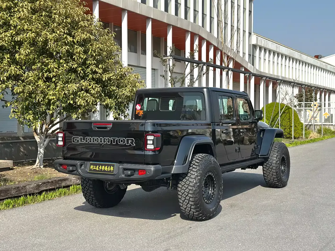 Jeep Gladiator 2022 3.6L Pioneer Edition фото 3