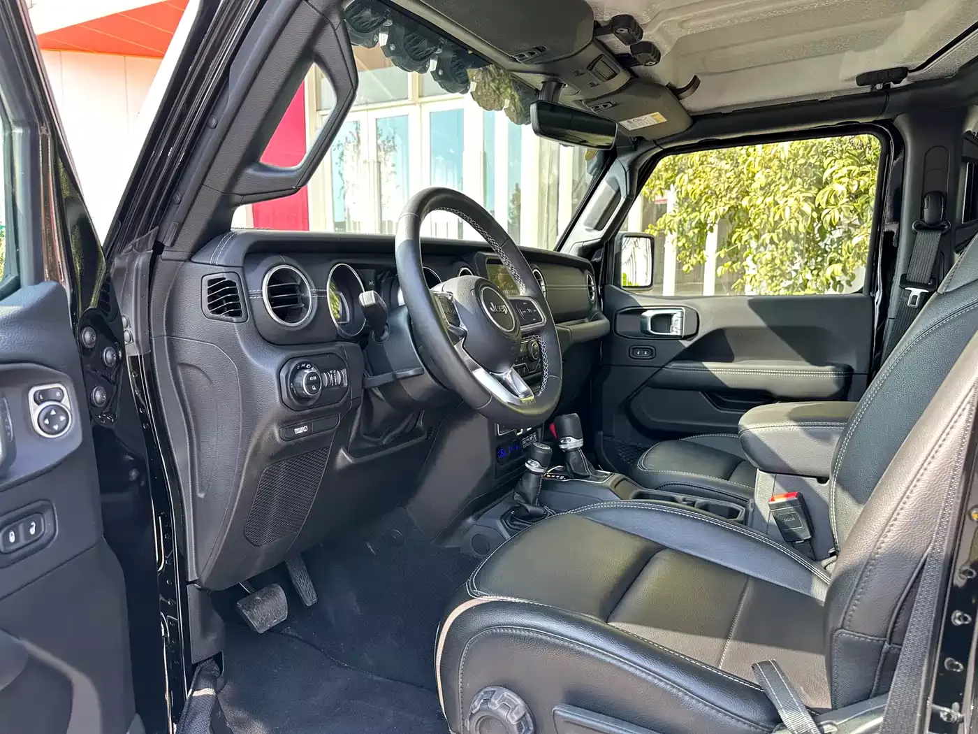 Jeep Gladiator 2022 3.6L Pioneer Edition фото 7