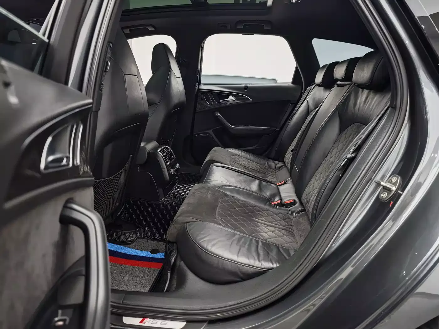 Audi RS 6 2016 RS 6 4.0T Avant фото 13