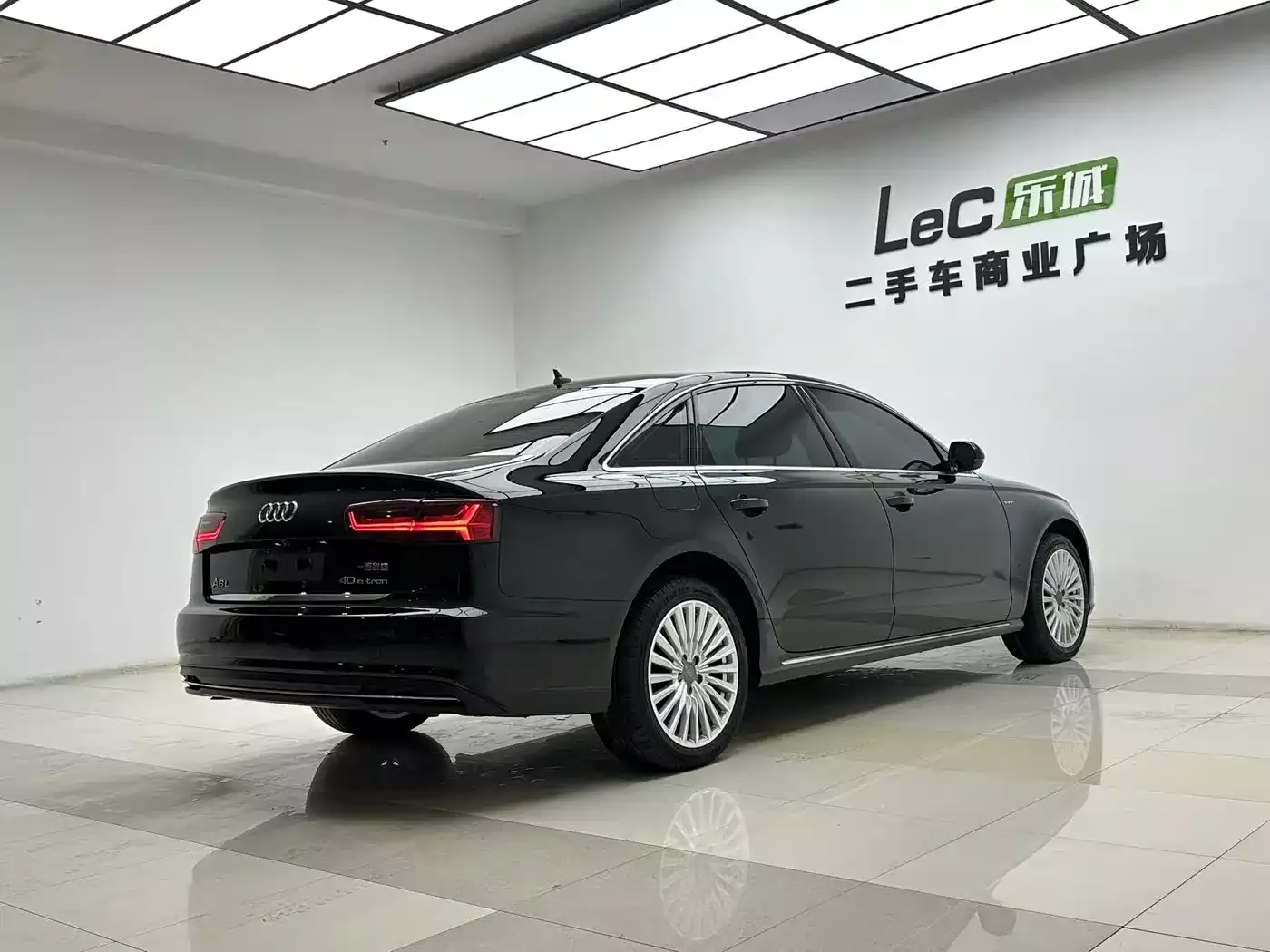 Audi A6L New Energy 2018 40 e-tron фото 4