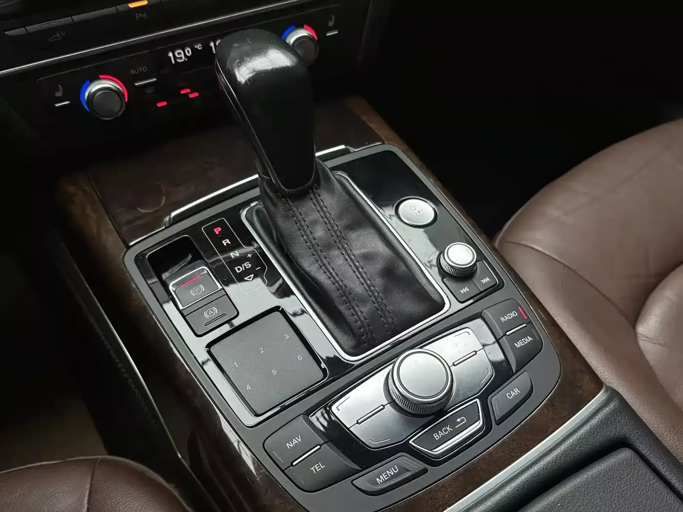 Audi A6L New Energy 2018 40 e-tron фото 10