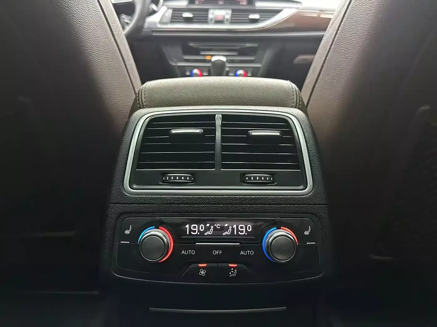 Audi A6L New Energy 2018 40 e-tron фото 15
