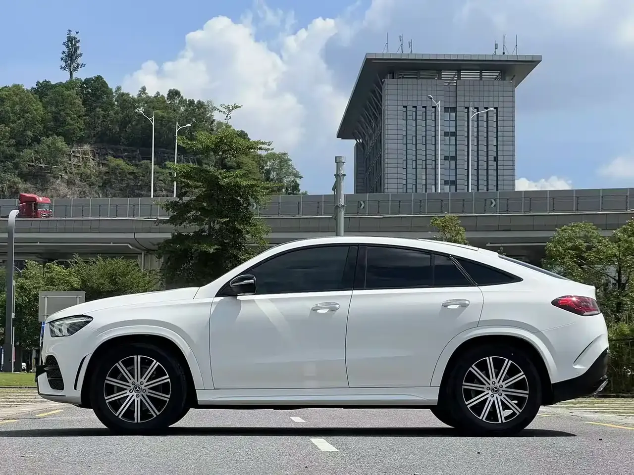 Mercedes-Benz GLE Coupe 2020 GLE 350 4MATIC Coupe SUV Luxury фото 4