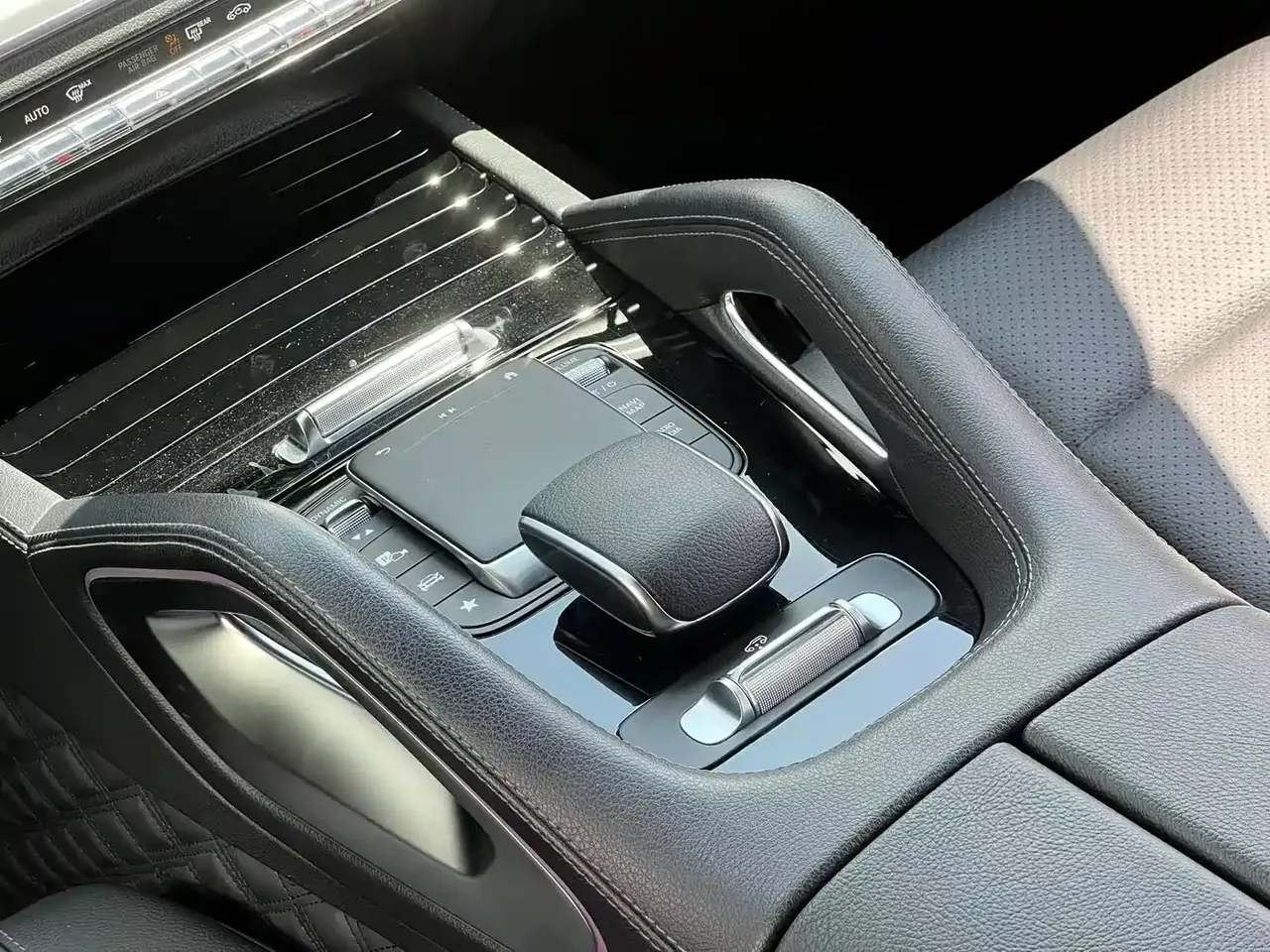 Mercedes-Benz GLE Coupe 2020 GLE 350 4MATIC Coupe SUV Luxury фото 16