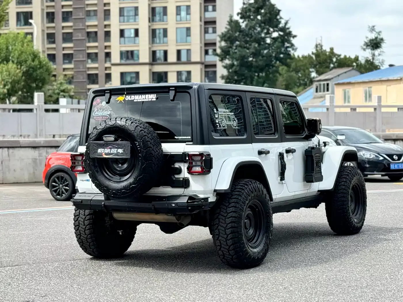 Jeep Wrangler 4xe 2021 4-Door 2.0T 4xe Sahara фото 11