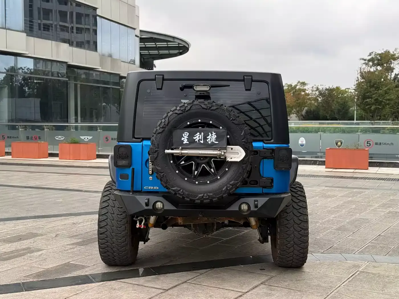 Jeep Wrangler 2015 2.8TD Sahara 4-Door Comfort Edition фото 4