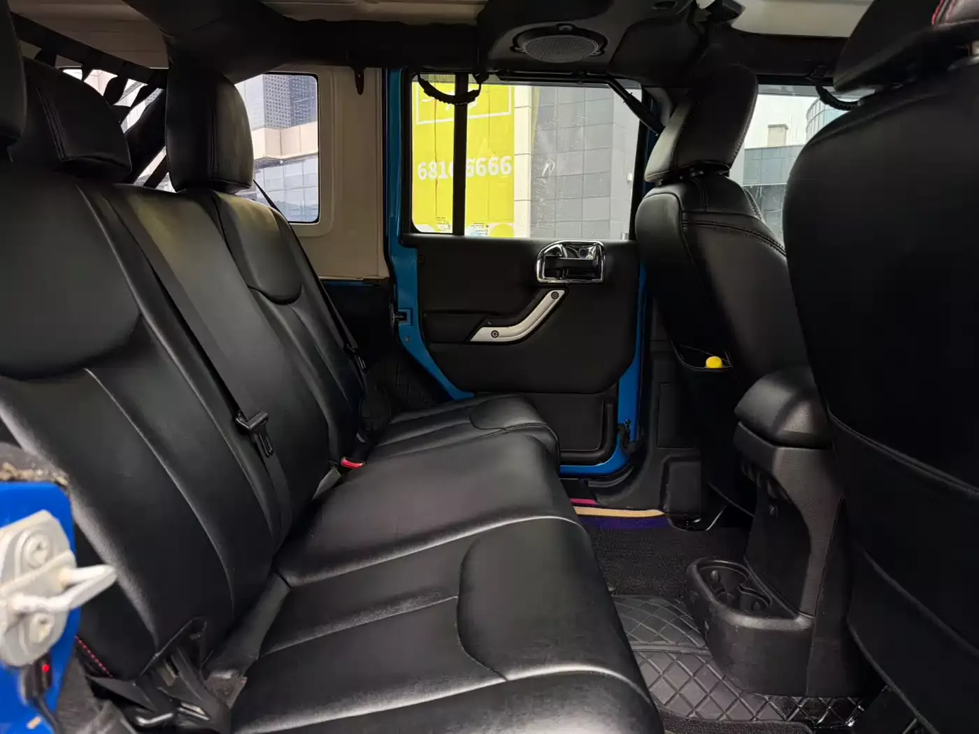 Jeep Wrangler 2015 2.8TD Sahara 4-Door Comfort Edition фото 11