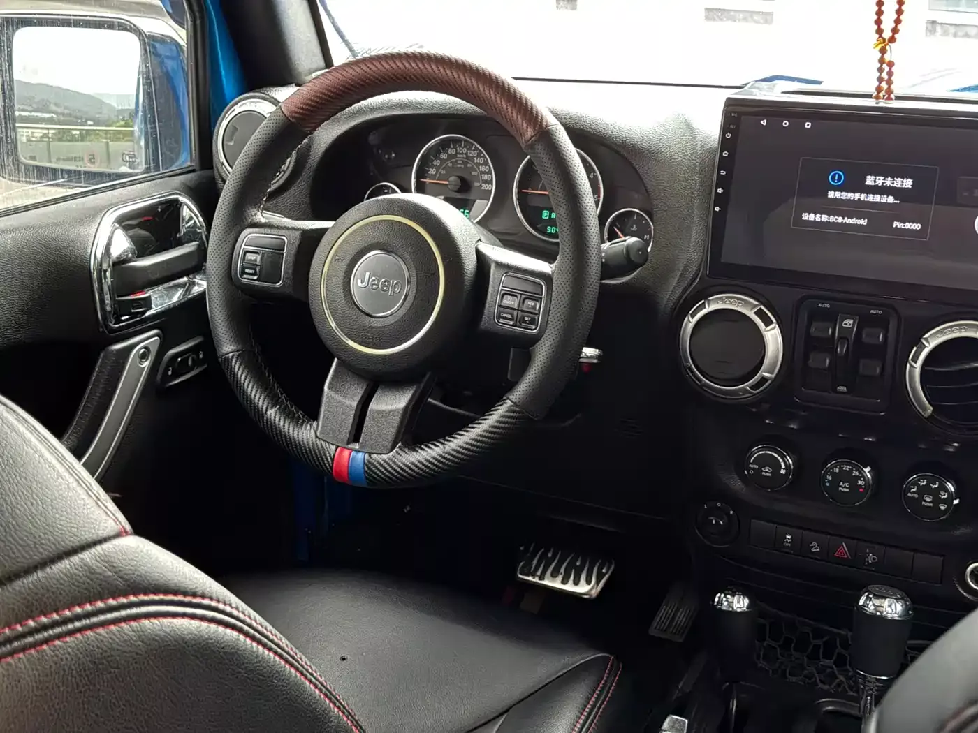 Jeep Wrangler 2015 2.8TD Sahara 4-Door Comfort Edition фото 14