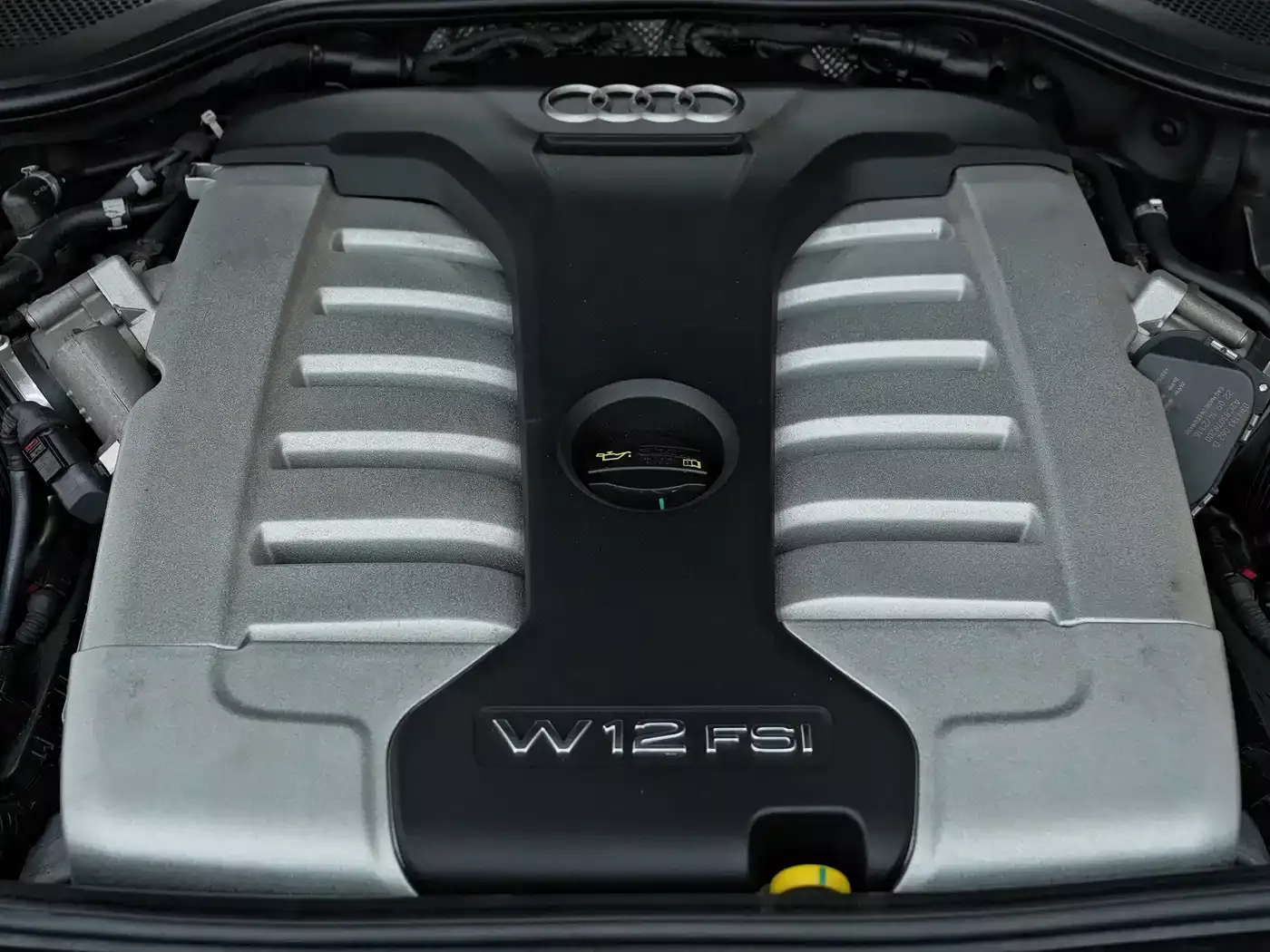 Audi A8 2014 A8L 6.3 FSI W12 quattro Flagship фото 12