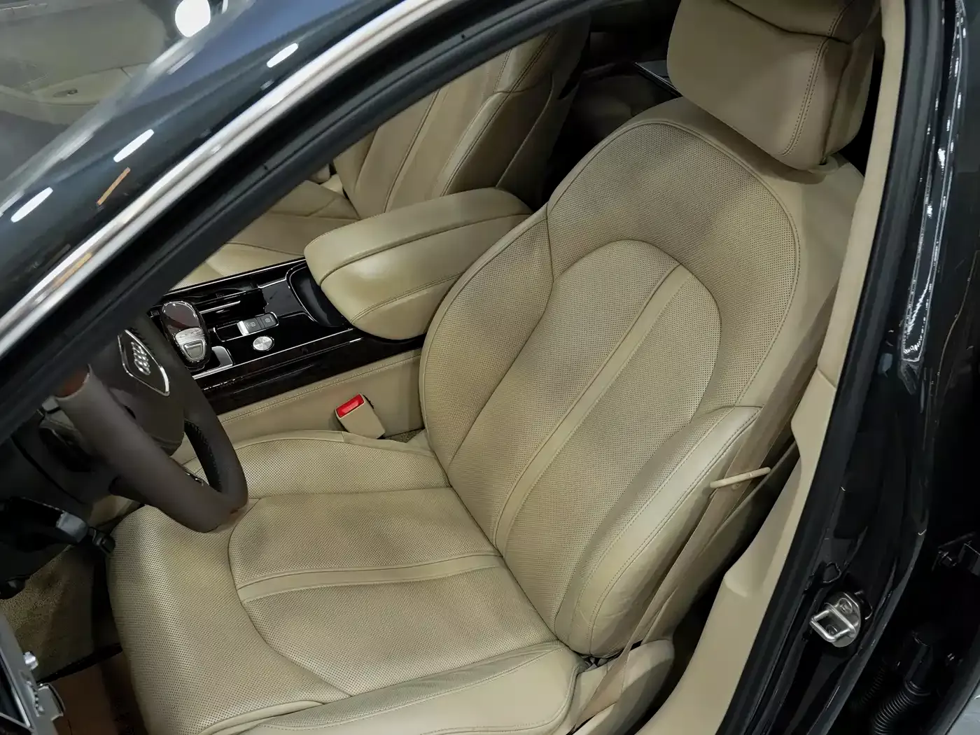 Audi A8 2014 A8L 6.3 FSI W12 quattro Flagship фото 18