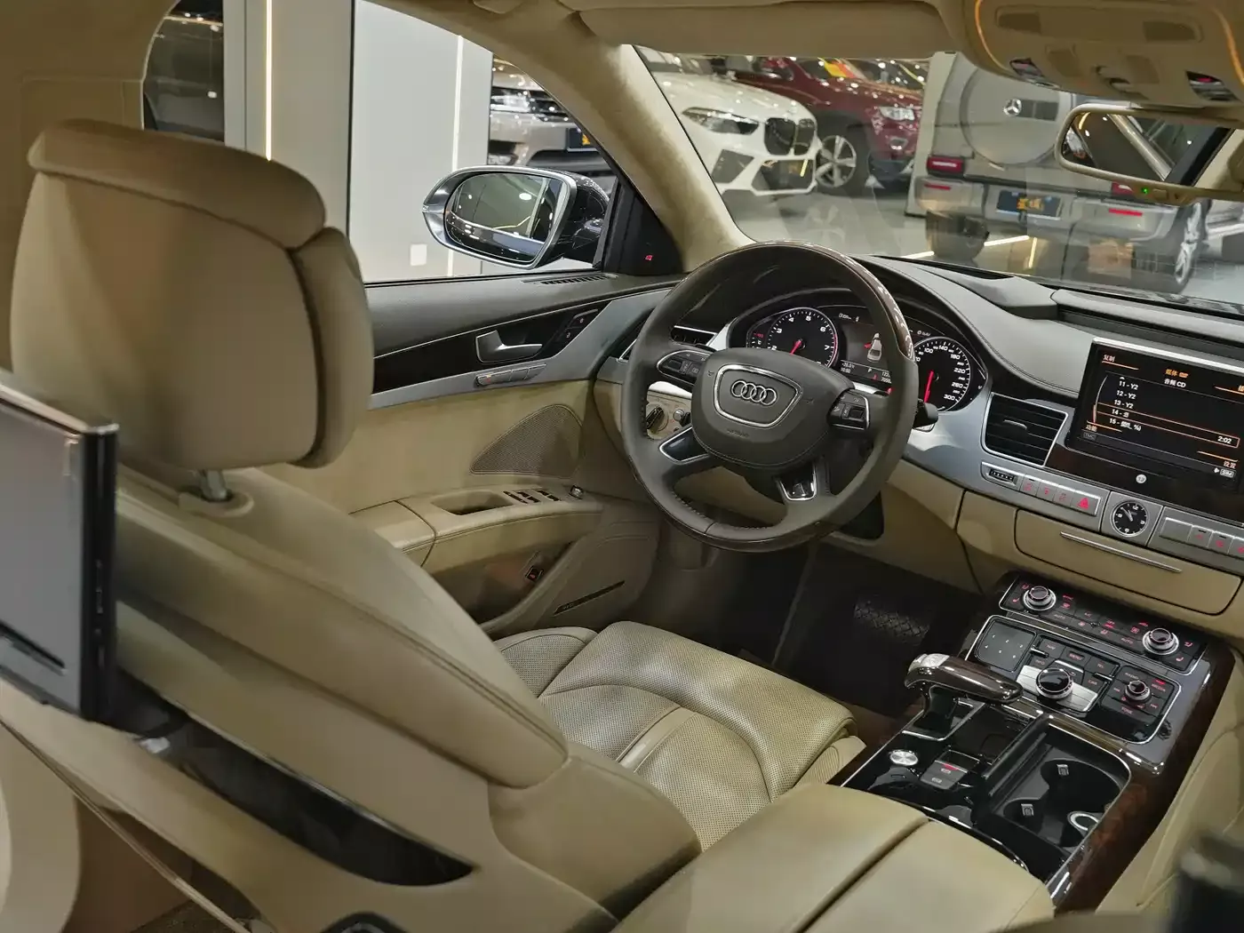 Audi A8 2014 A8L 6.3 FSI W12 quattro Flagship фото 20