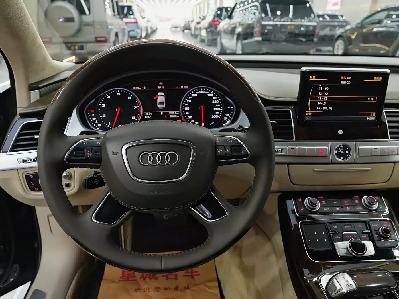 Audi A8 2014 A8L 6.3 FSI W12 quattro Flagship фото 22