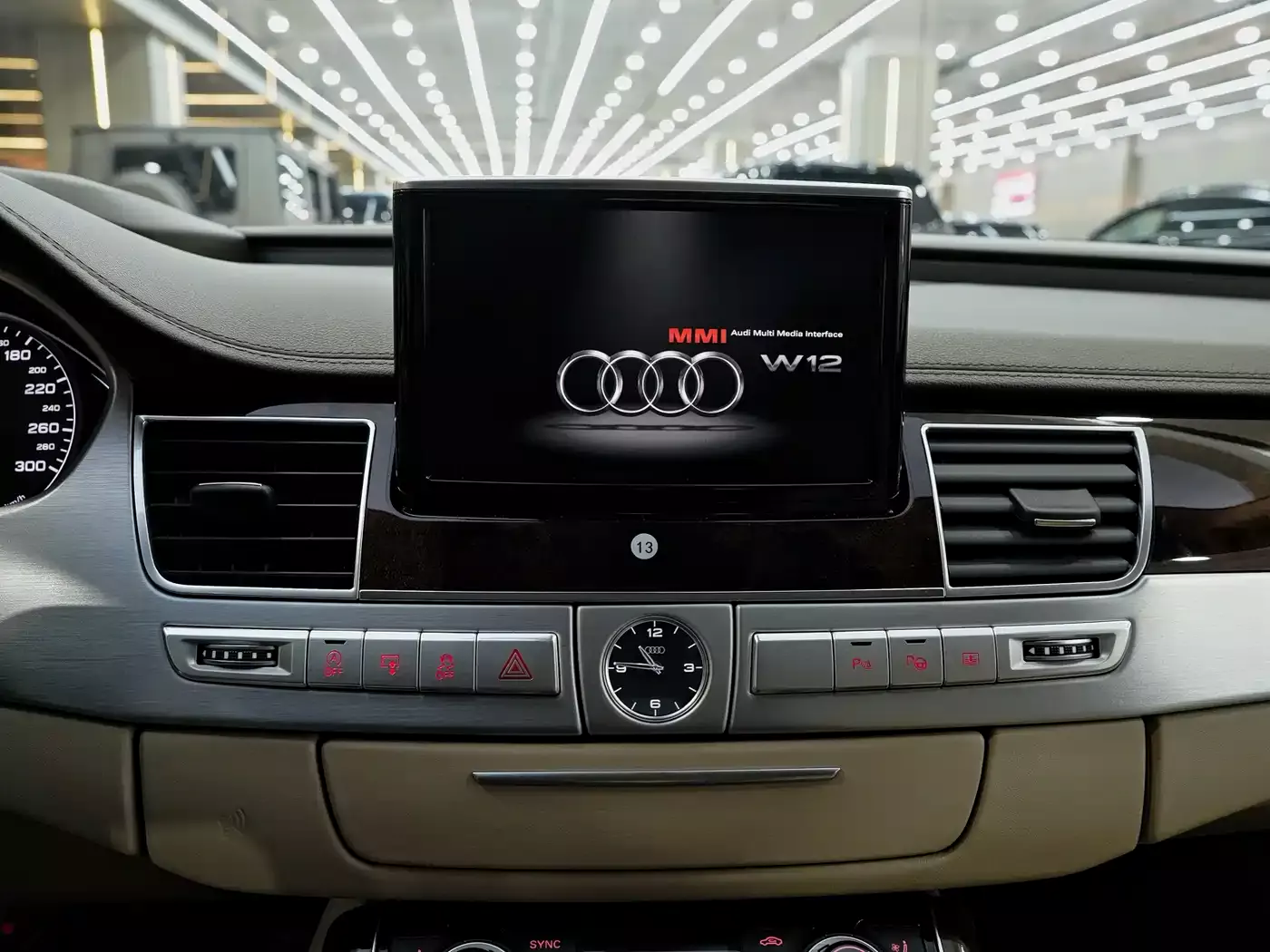 Audi A8 2014 A8L 6.3 FSI W12 quattro Flagship фото 27