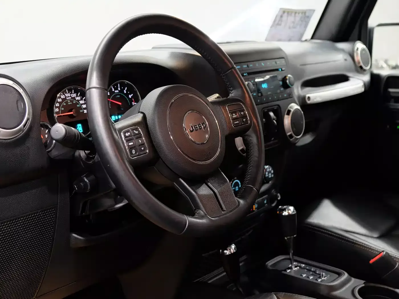 Jeep Wrangler 2017 3.0L Sahara 4-Door Comfort Edition фото 6
