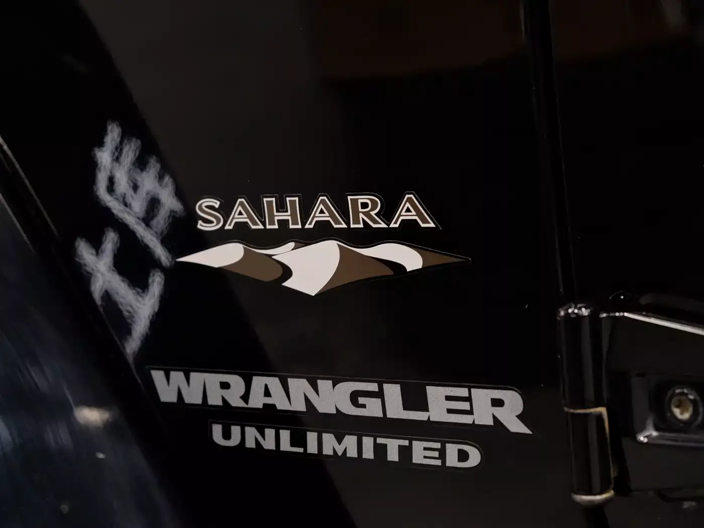 Jeep Wrangler 2017 3.0L Sahara 4-Door Comfort Edition фото 12