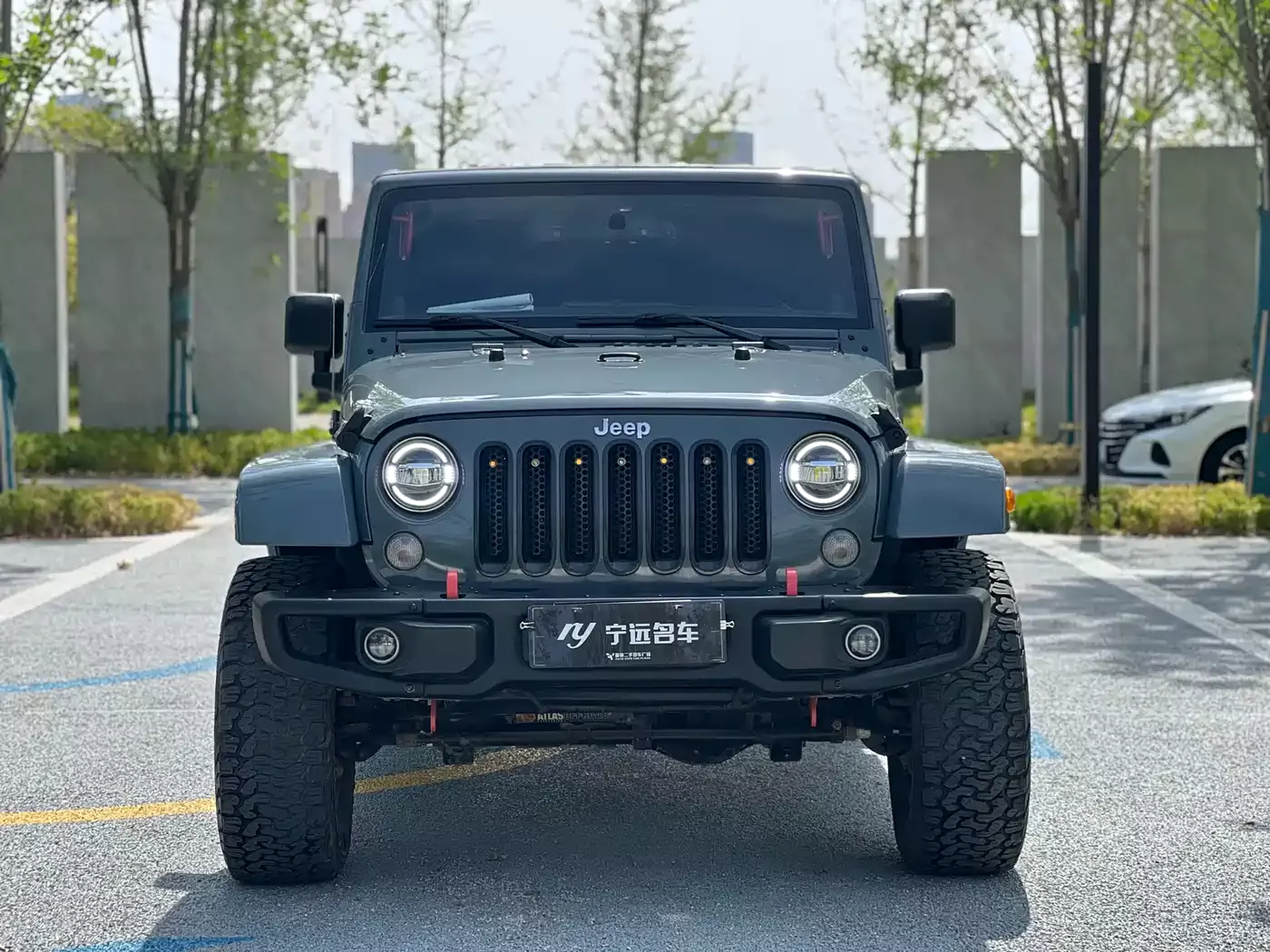 Jeep Wrangler 2015 3.0L Sahara 4-Door Comfort Edition фото 2