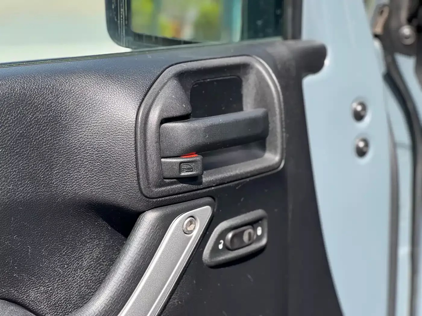 Jeep Wrangler 2015 3.0L Sahara 4-Door Comfort Edition фото 11