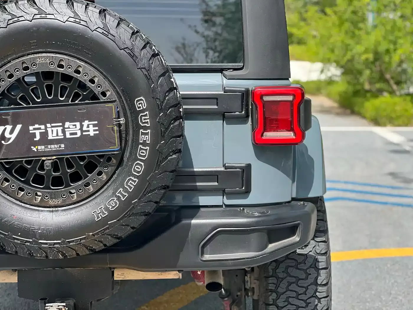 Jeep Wrangler 2015 3.0L Sahara 4-Door Comfort Edition фото 12