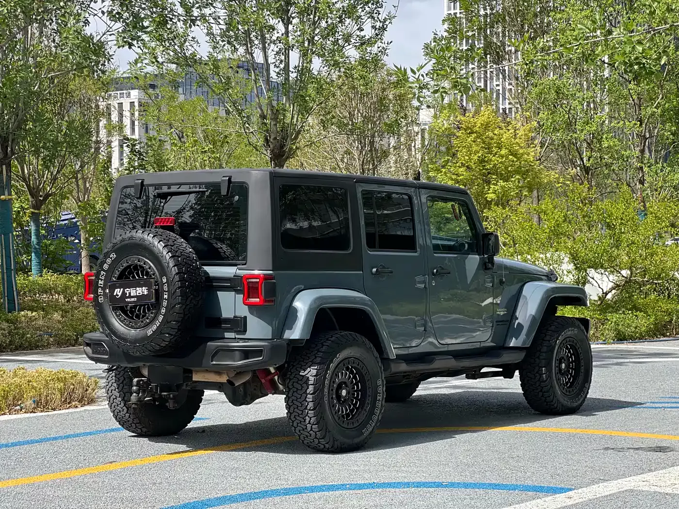 Jeep Wrangler 2015 3.0L Sahara 4-Door Comfort Edition фото 14