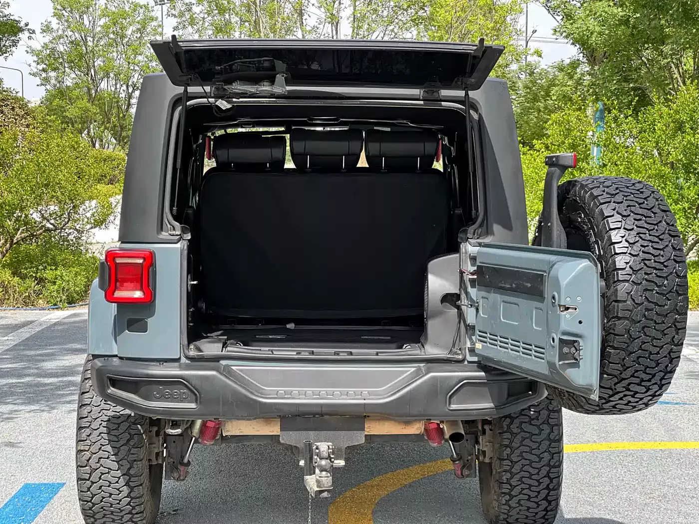 Jeep Wrangler 2015 3.0L Sahara 4-Door Comfort Edition фото 15