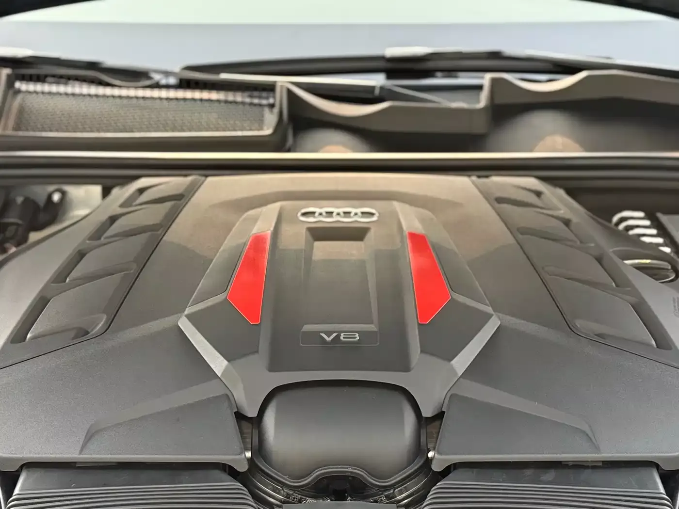 Audi SQ7 2024 4.0 TFSI фото 12