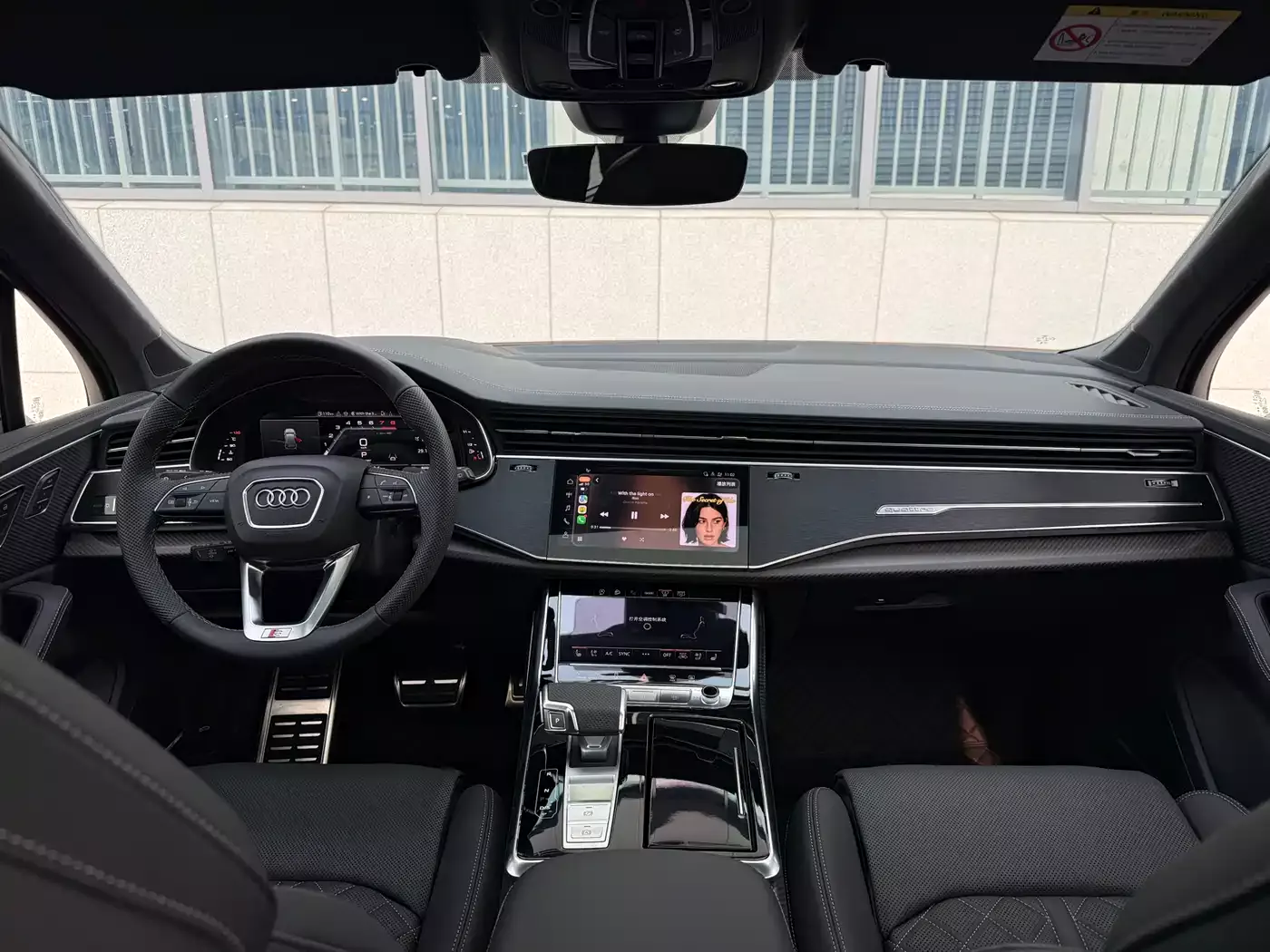 Audi SQ7 2024 4.0 TFSI фото 17