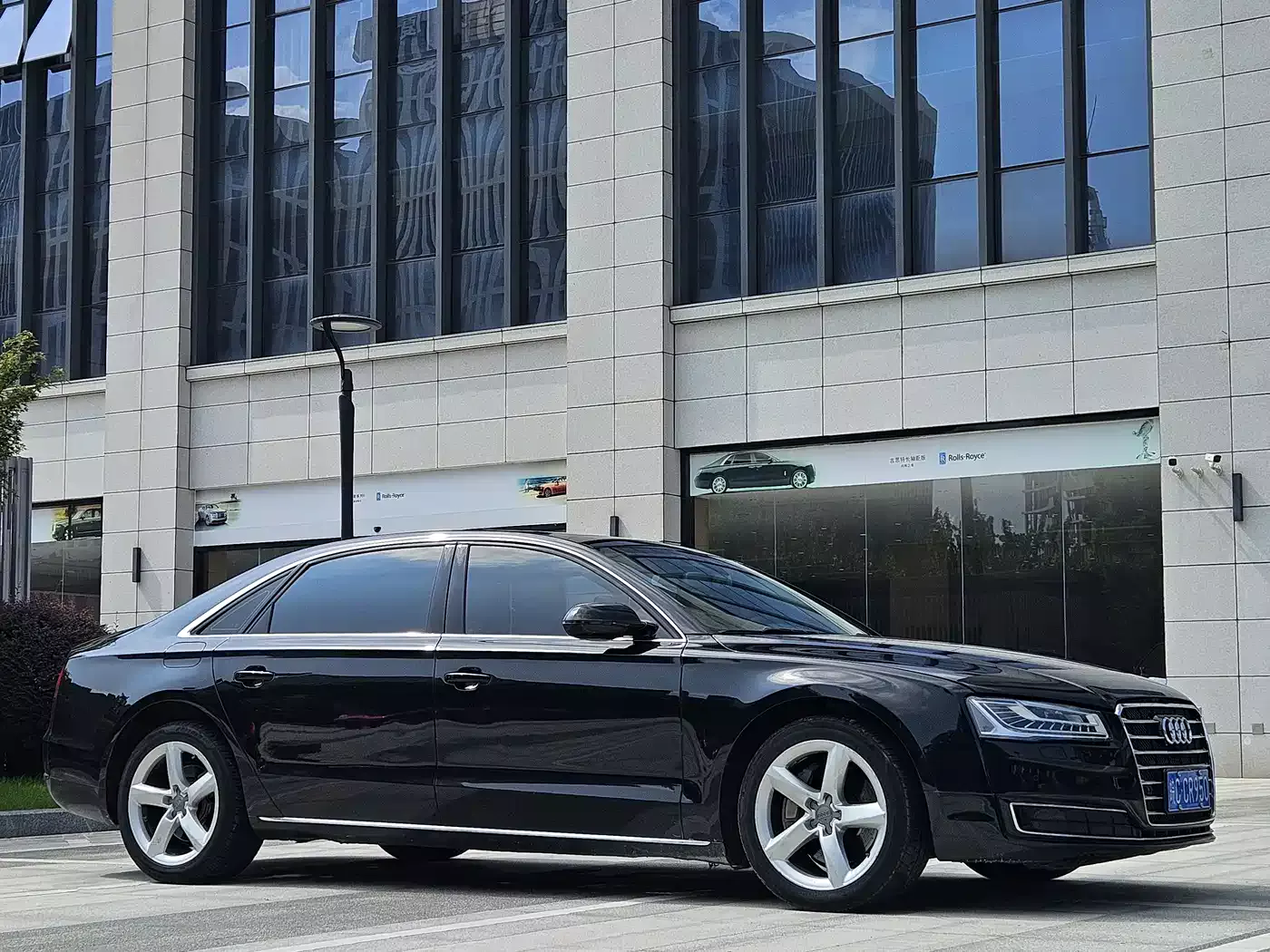 Audi A8 2012 A8L 45 TFSI quattro Comfort фото 3