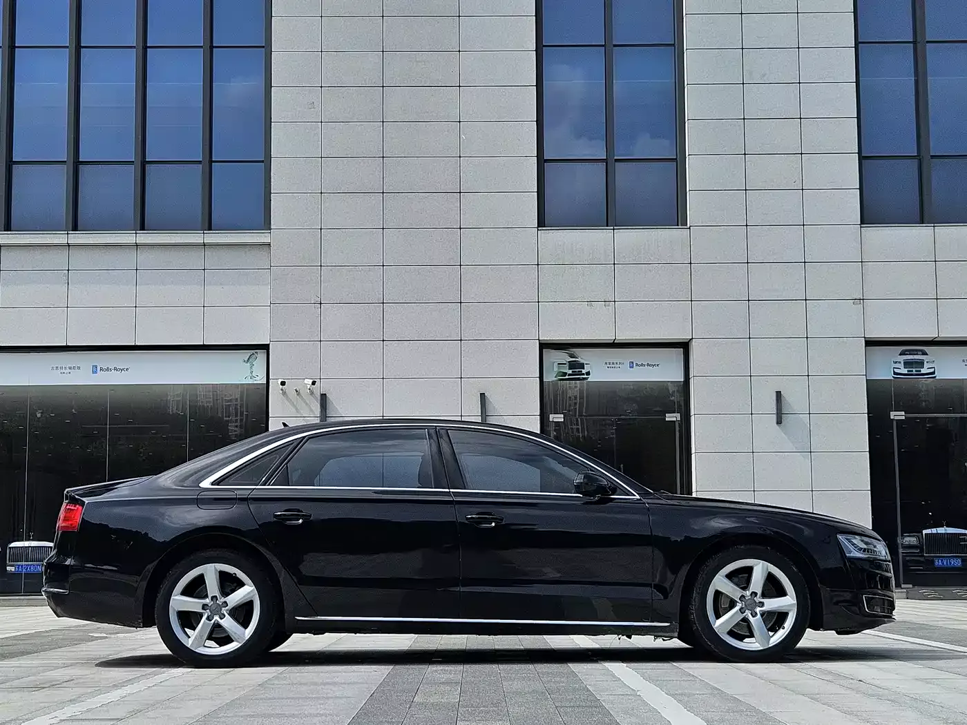 Audi A8 2012 A8L 45 TFSI quattro Comfort фото 7