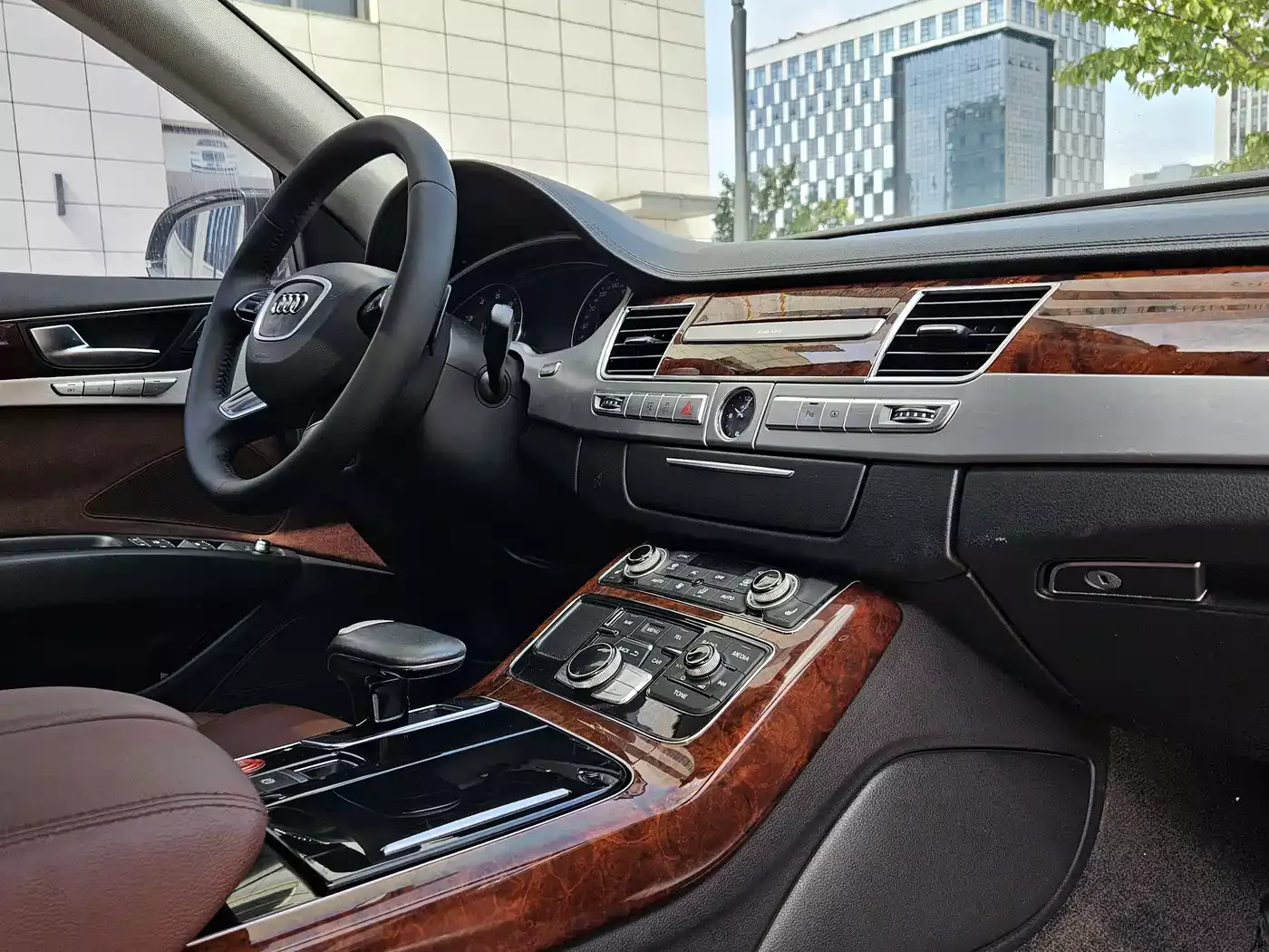 Audi A8 2012 A8L 45 TFSI quattro Comfort фото 13