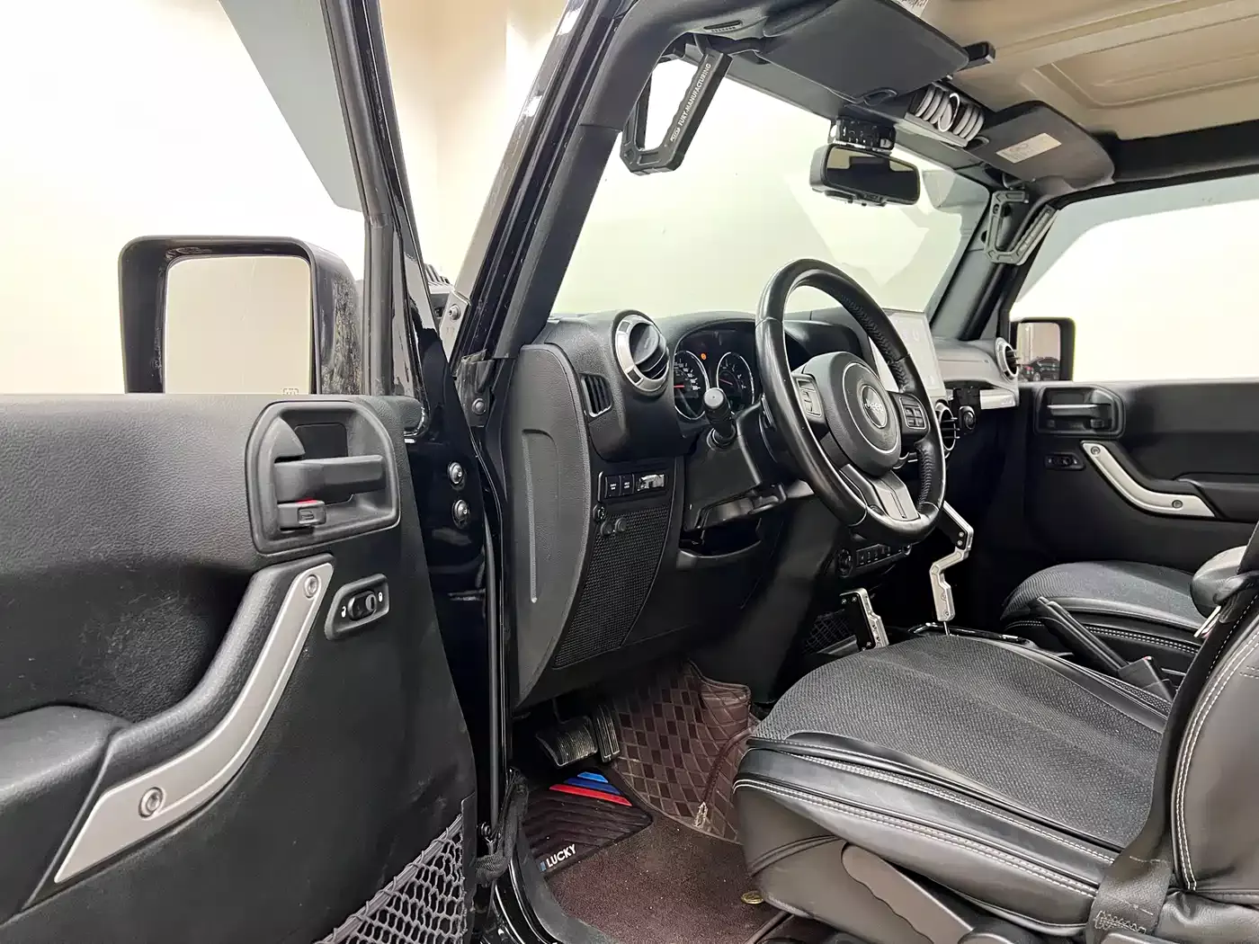 Jeep Wrangler 2017 3.6L Rubicon 4-Door Comfort Edition фото 13