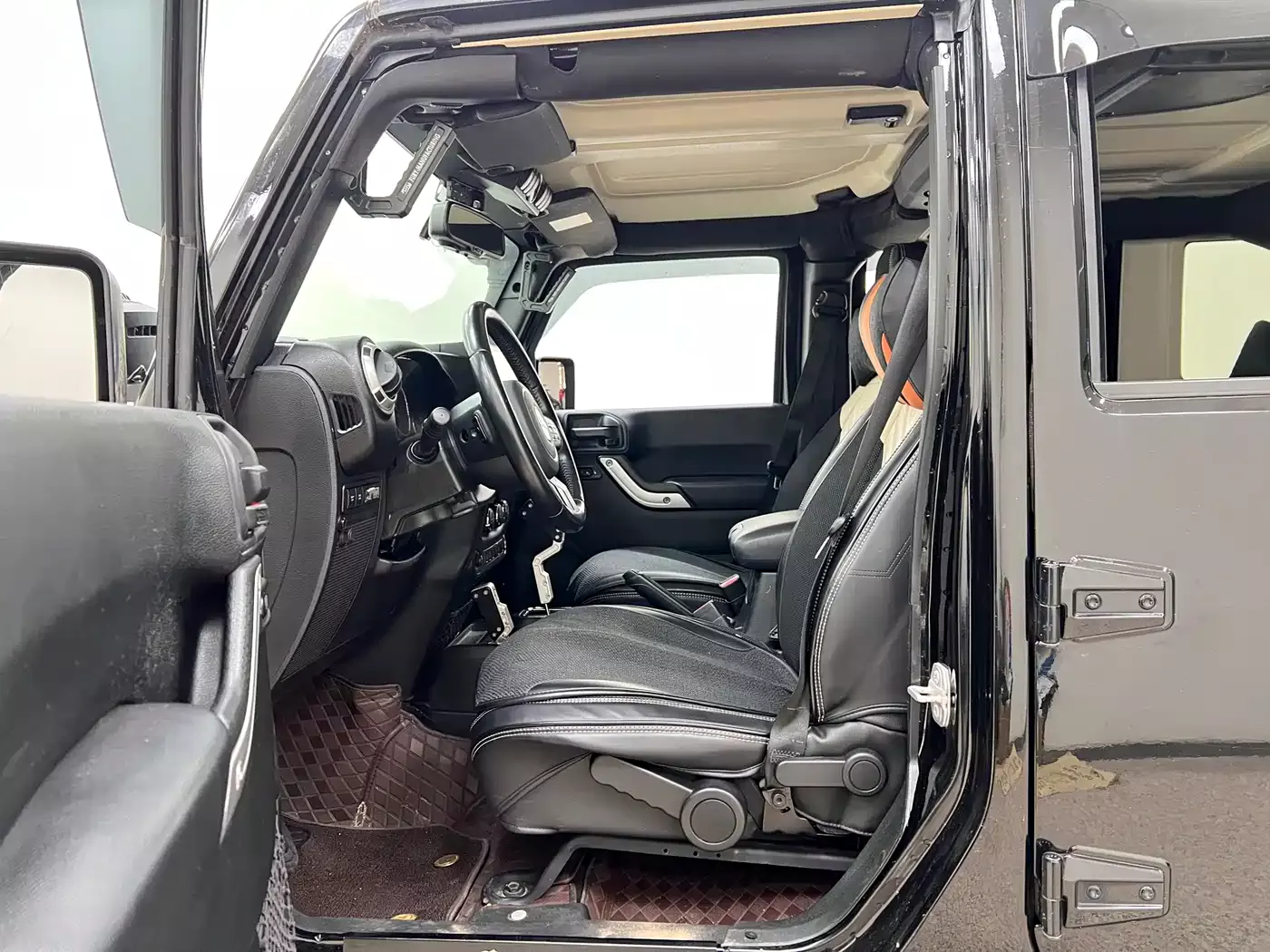 Jeep Wrangler 2017 3.6L Rubicon 4-Door Comfort Edition фото 15