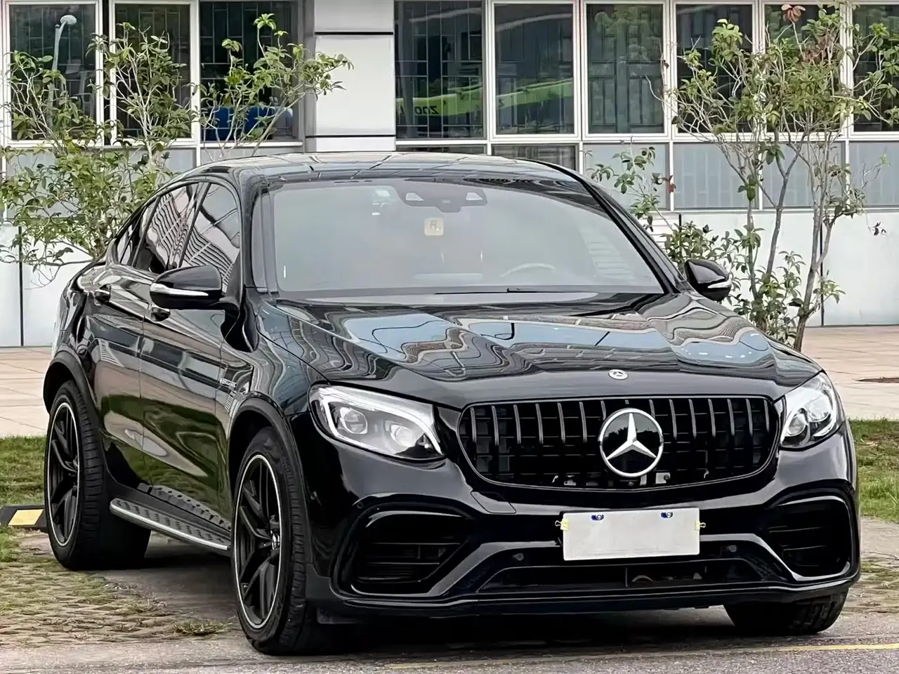 Mercedes-Benz GLC Coupe AMG 2018 AMG GLC 63 4MATIC+ Coupe SUV фото 3