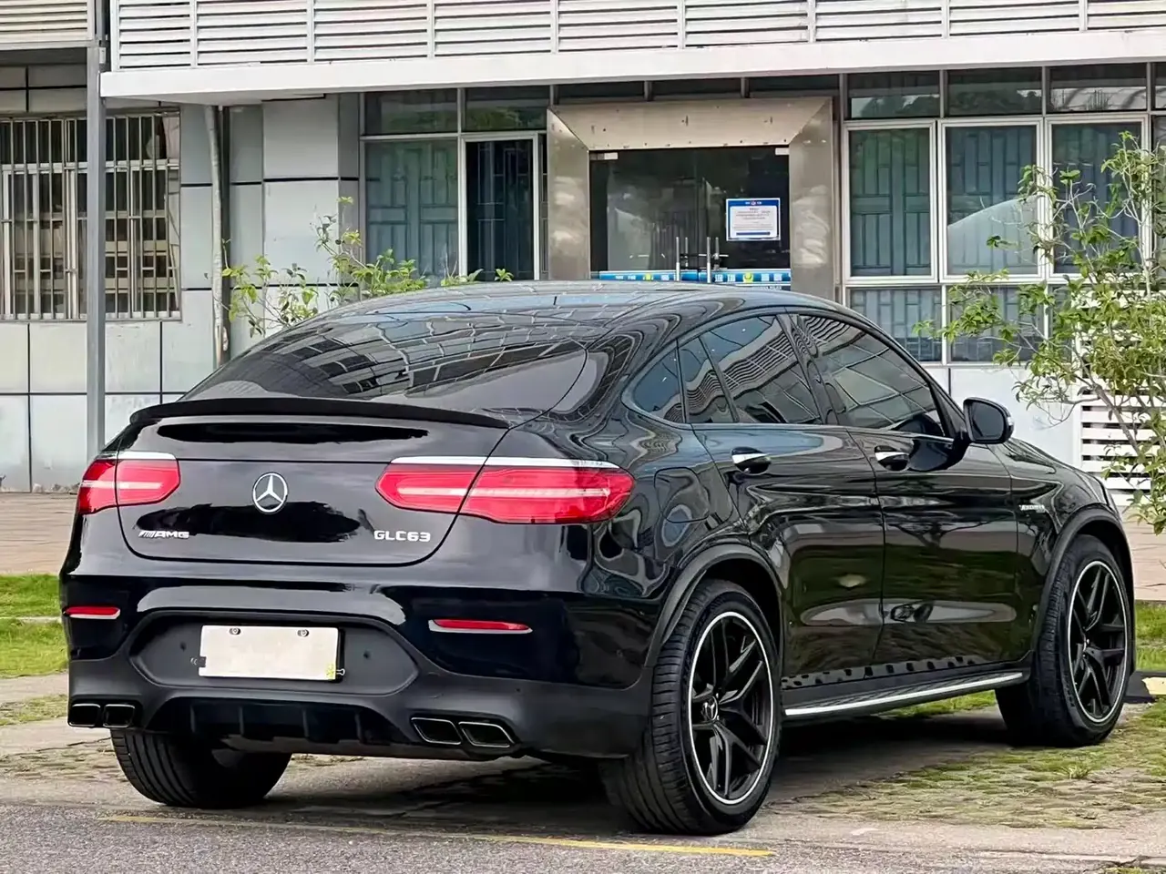 Mercedes-Benz GLC Coupe AMG 2018 AMG GLC 63 4MATIC+ Coupe SUV фото 4