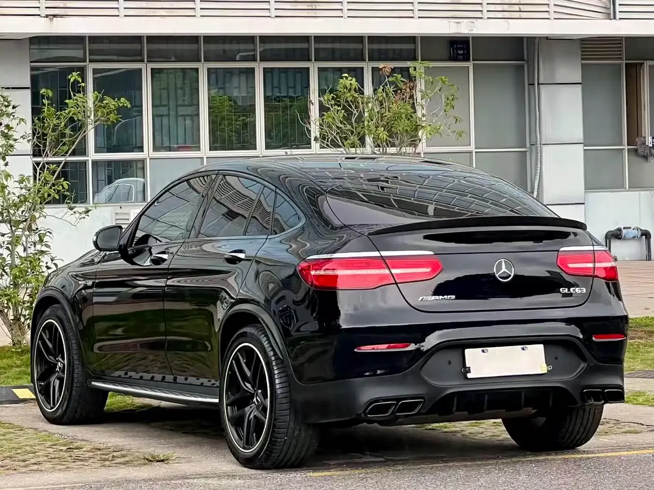 Mercedes-Benz GLC Coupe AMG 2018 AMG GLC 63 4MATIC+ Coupe SUV фото 6