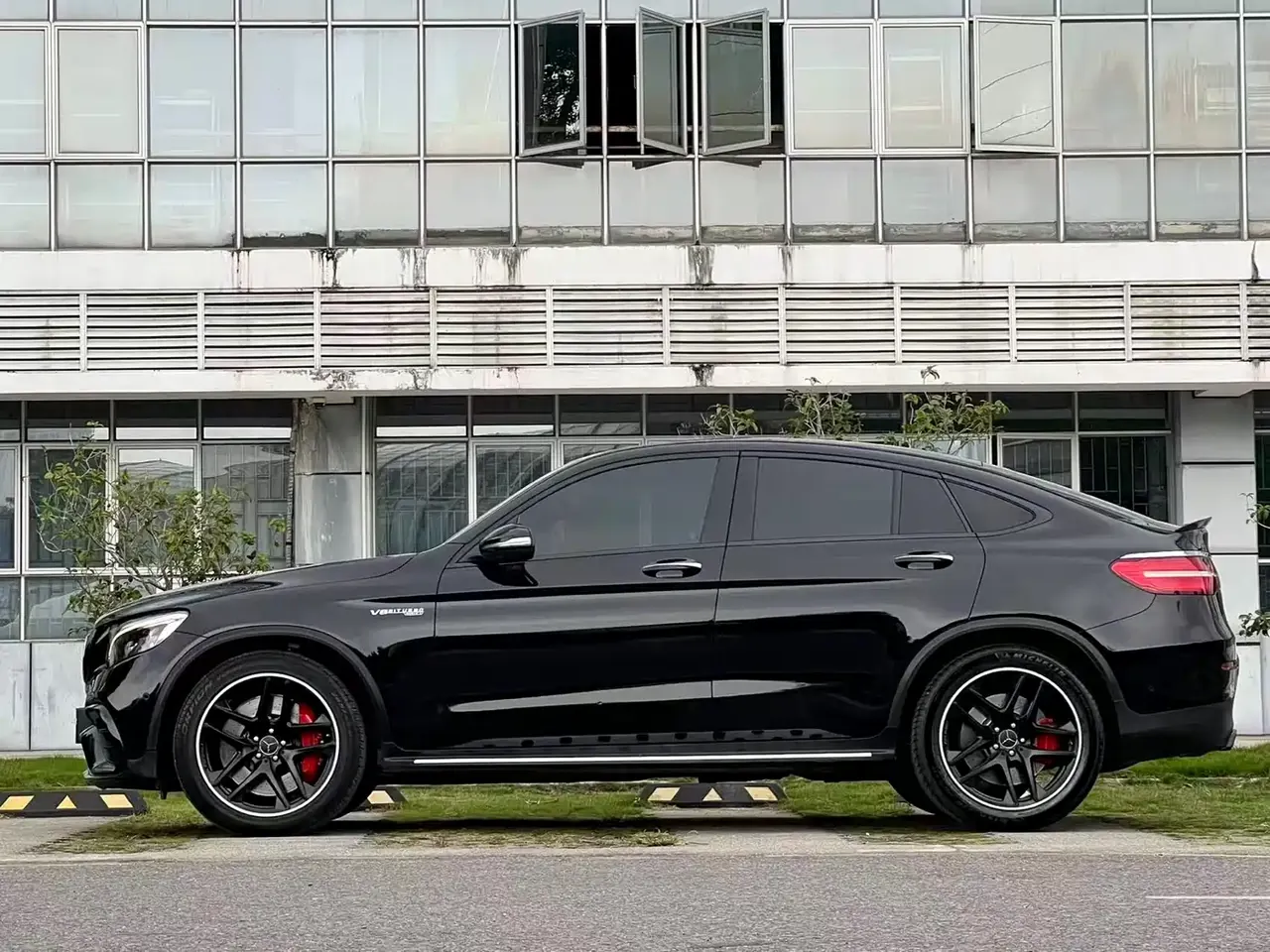 Mercedes-Benz GLC Coupe AMG 2018 AMG GLC 63 4MATIC+ Coupe SUV фото 7