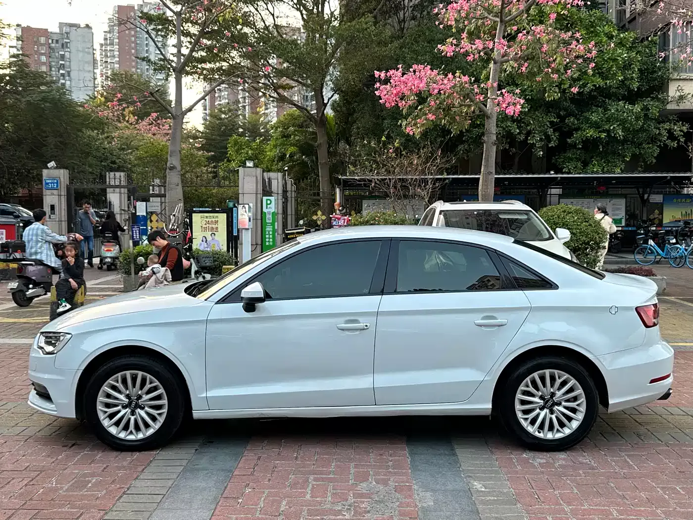 Audi A3 2015 Limousine 35 TFSI Manual Progressive фото 4