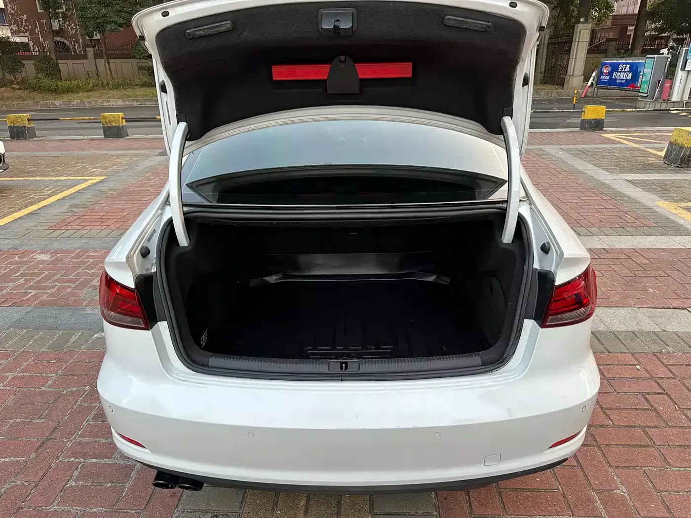 Audi A3 2015 Limousine 35 TFSI Manual Progressive фото 11