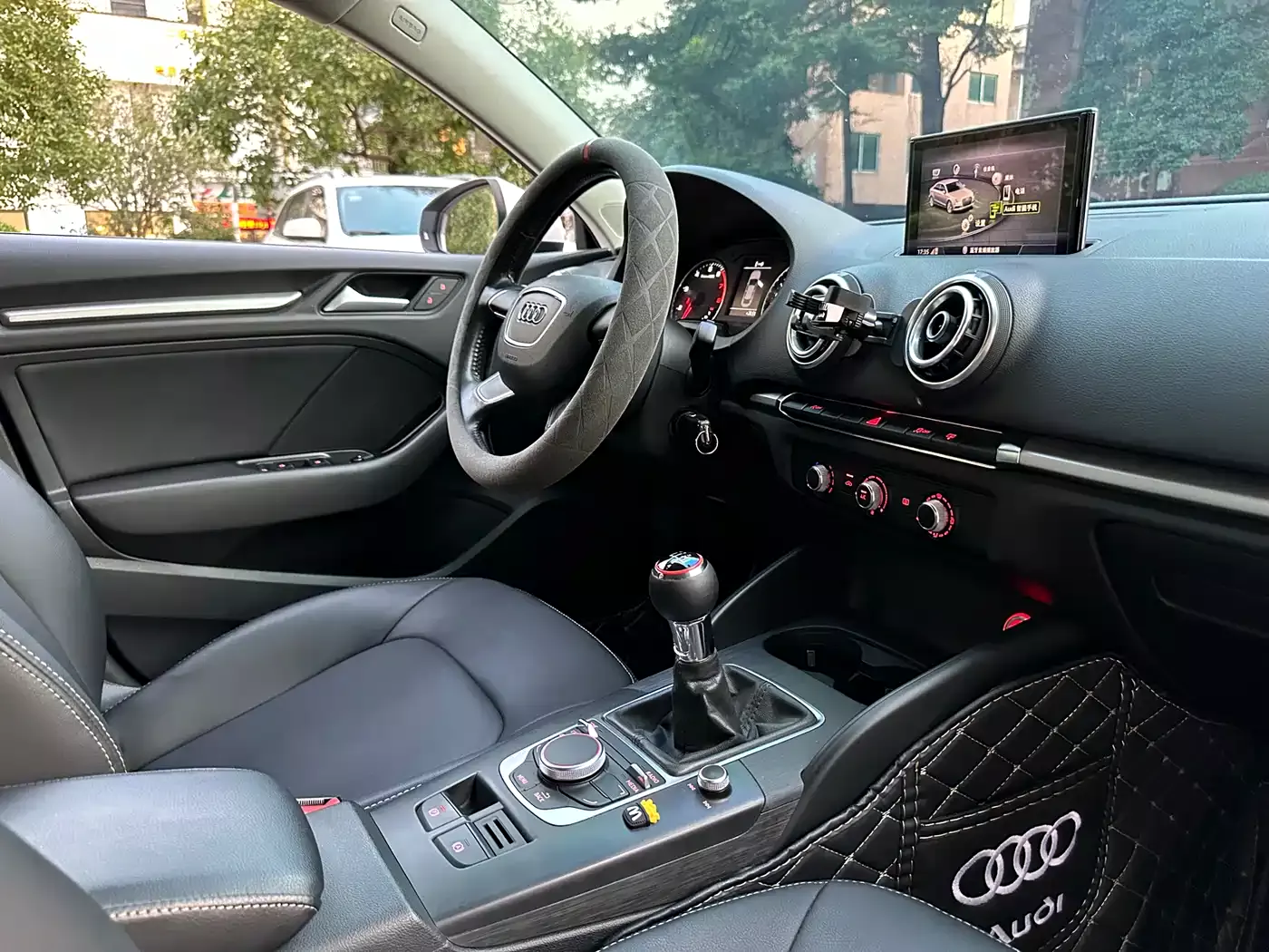 Audi A3 2015 Limousine 35 TFSI Manual Progressive фото 24