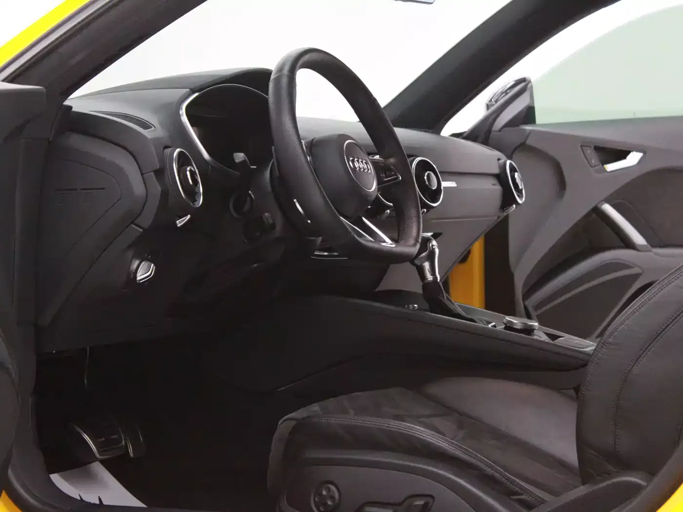 Audi TT 2015 TT Coupe 45 TFSI quattro фото 9