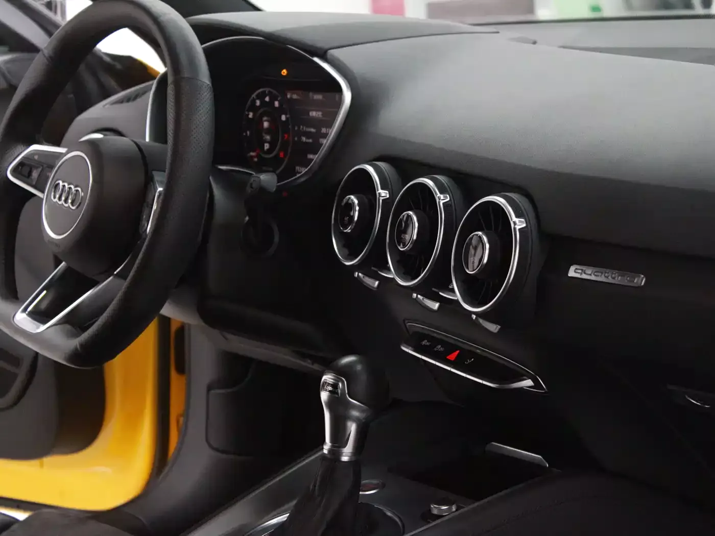Audi TT 2015 TT Coupe 45 TFSI quattro фото 15