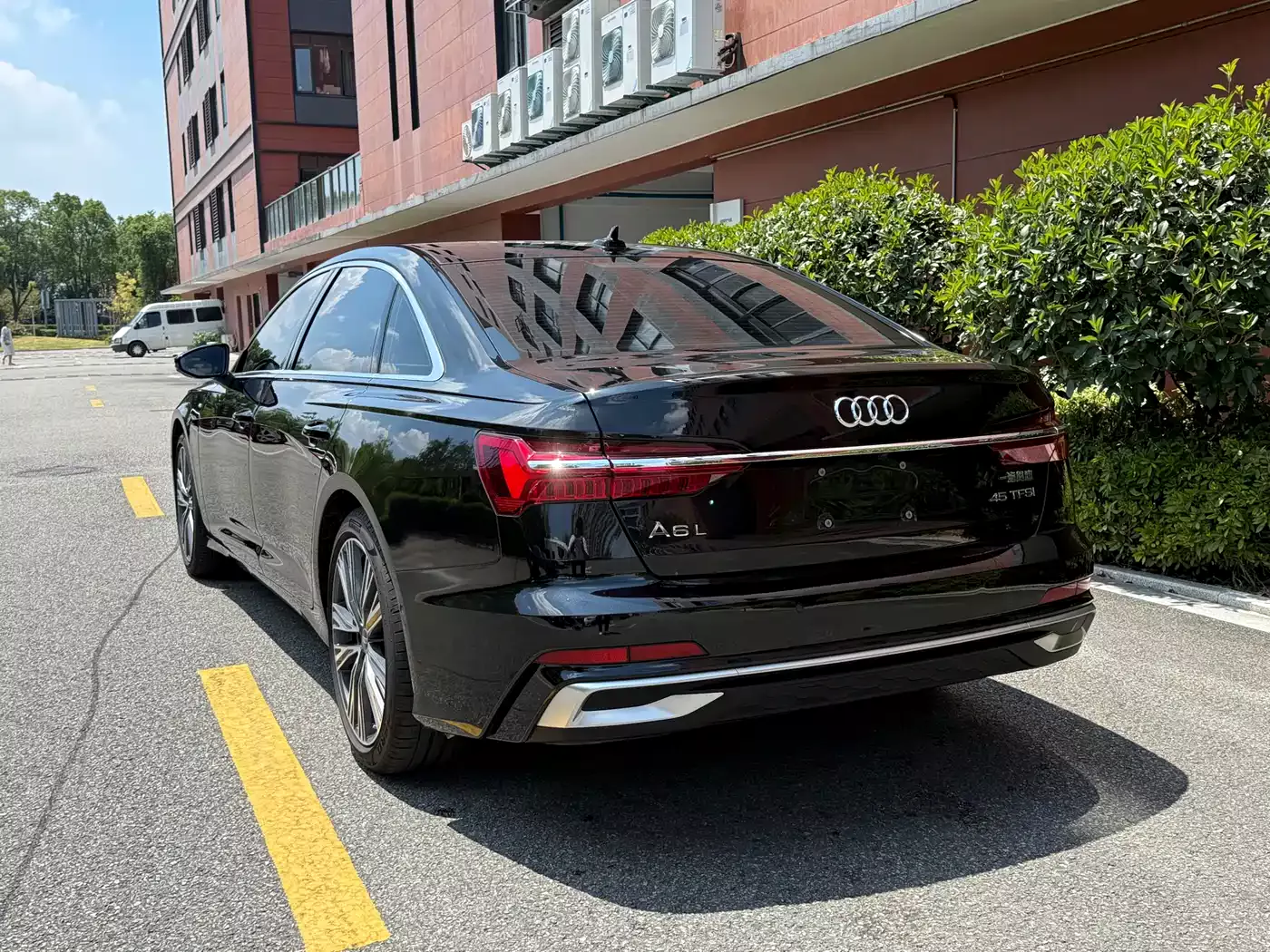 Audi A6L 2023 45 TFSI Premium Selection Dynamic фото 14